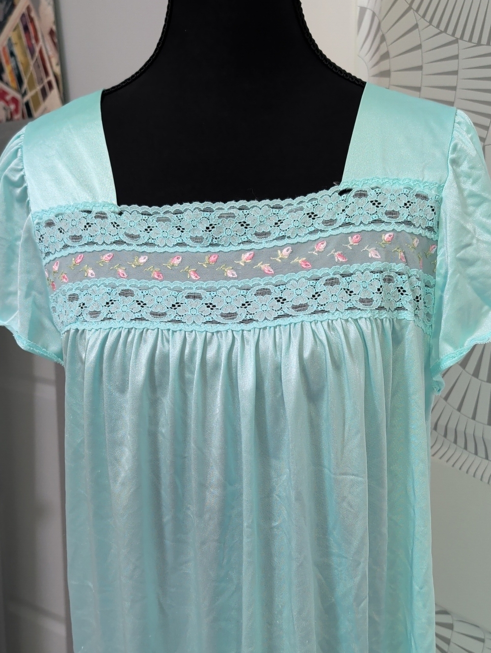 Vintage Women's Satin Nightgown - Picture 3 of 7